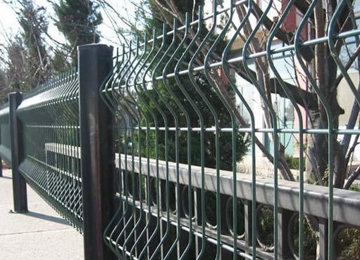 河北三角折彎護欄網 價格、廠家與選購指南